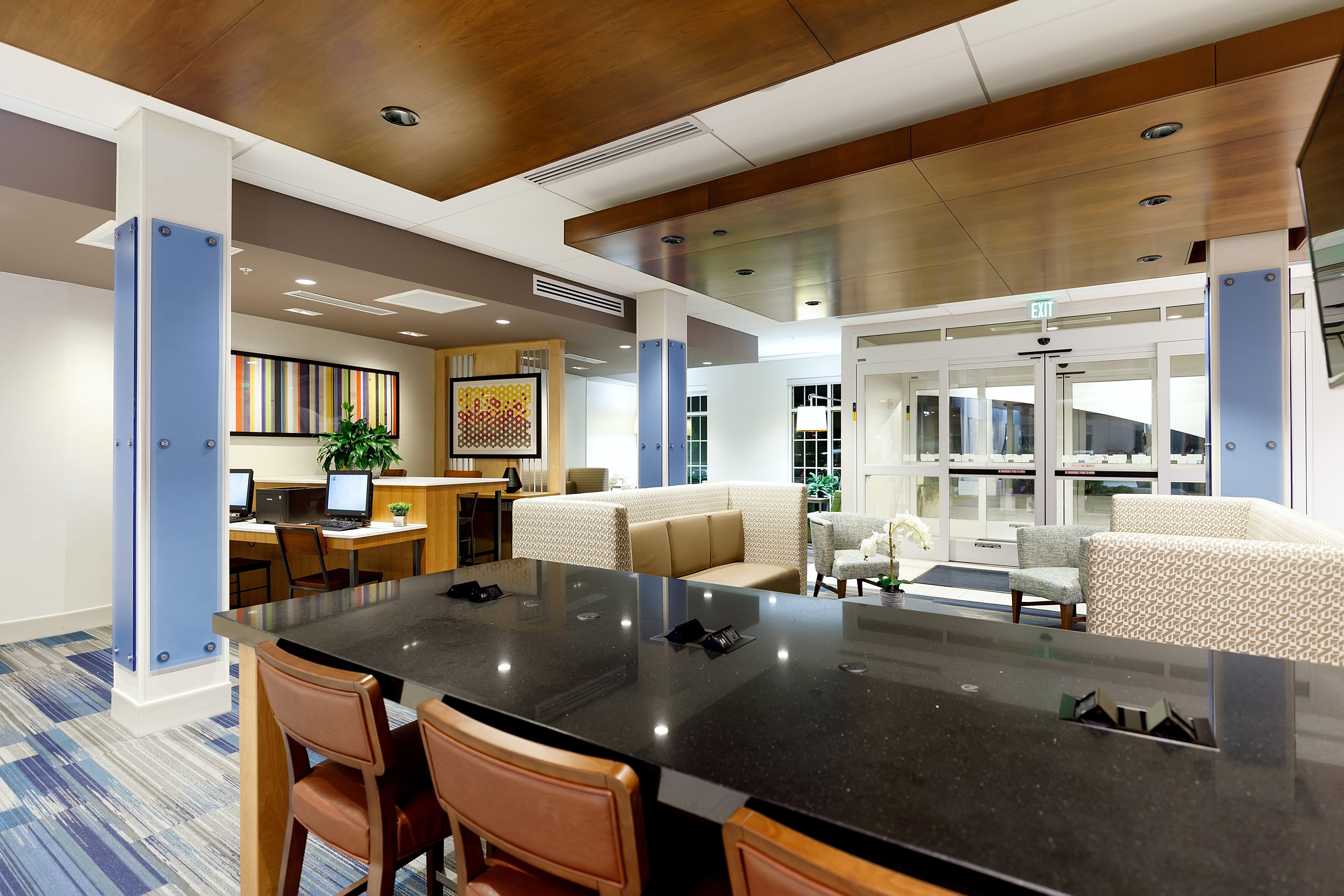 Holiday Inn Express & Suites - Sturbridge By Ihg Esterno foto