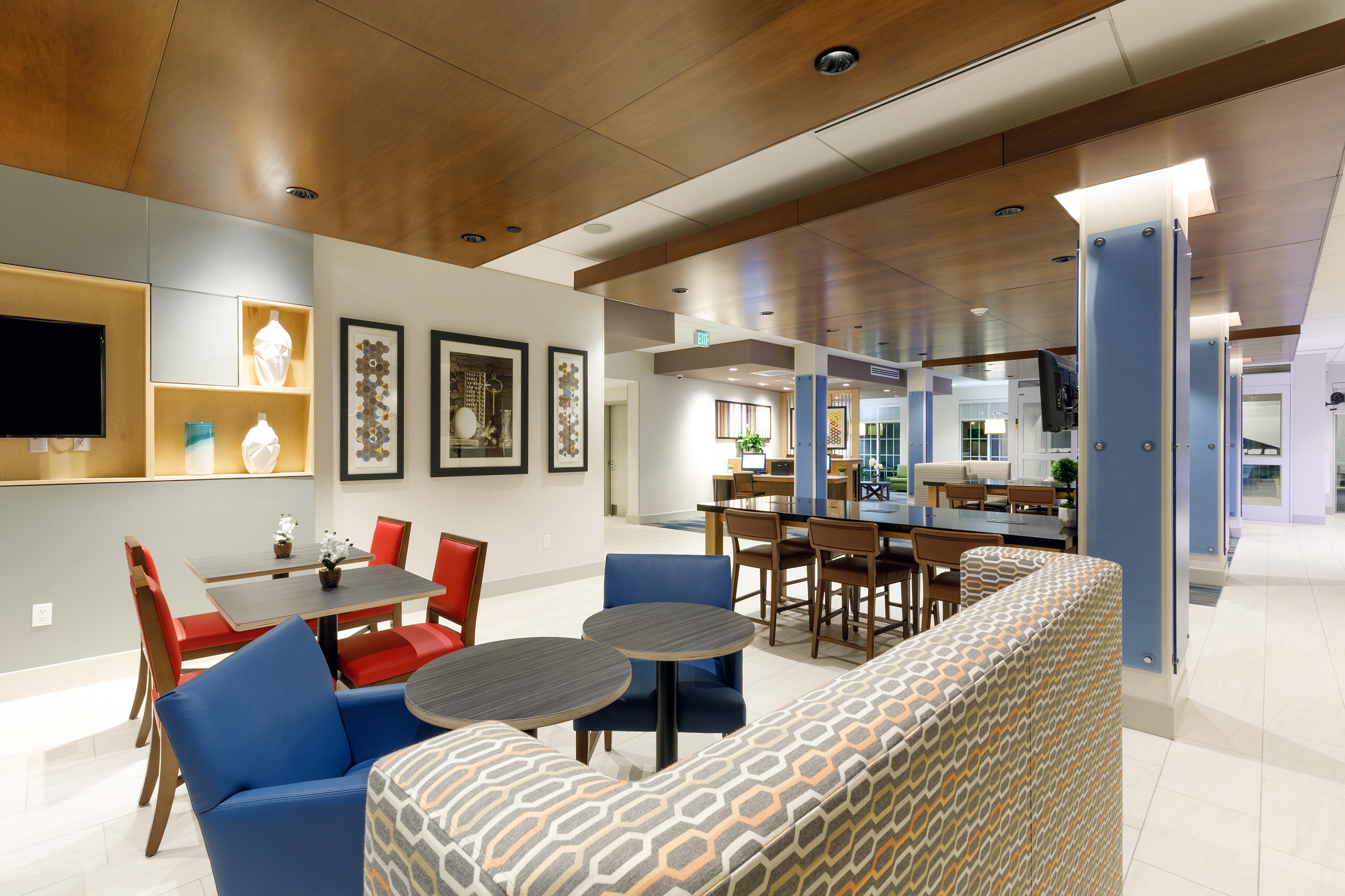 Holiday Inn Express & Suites - Sturbridge By Ihg Esterno foto