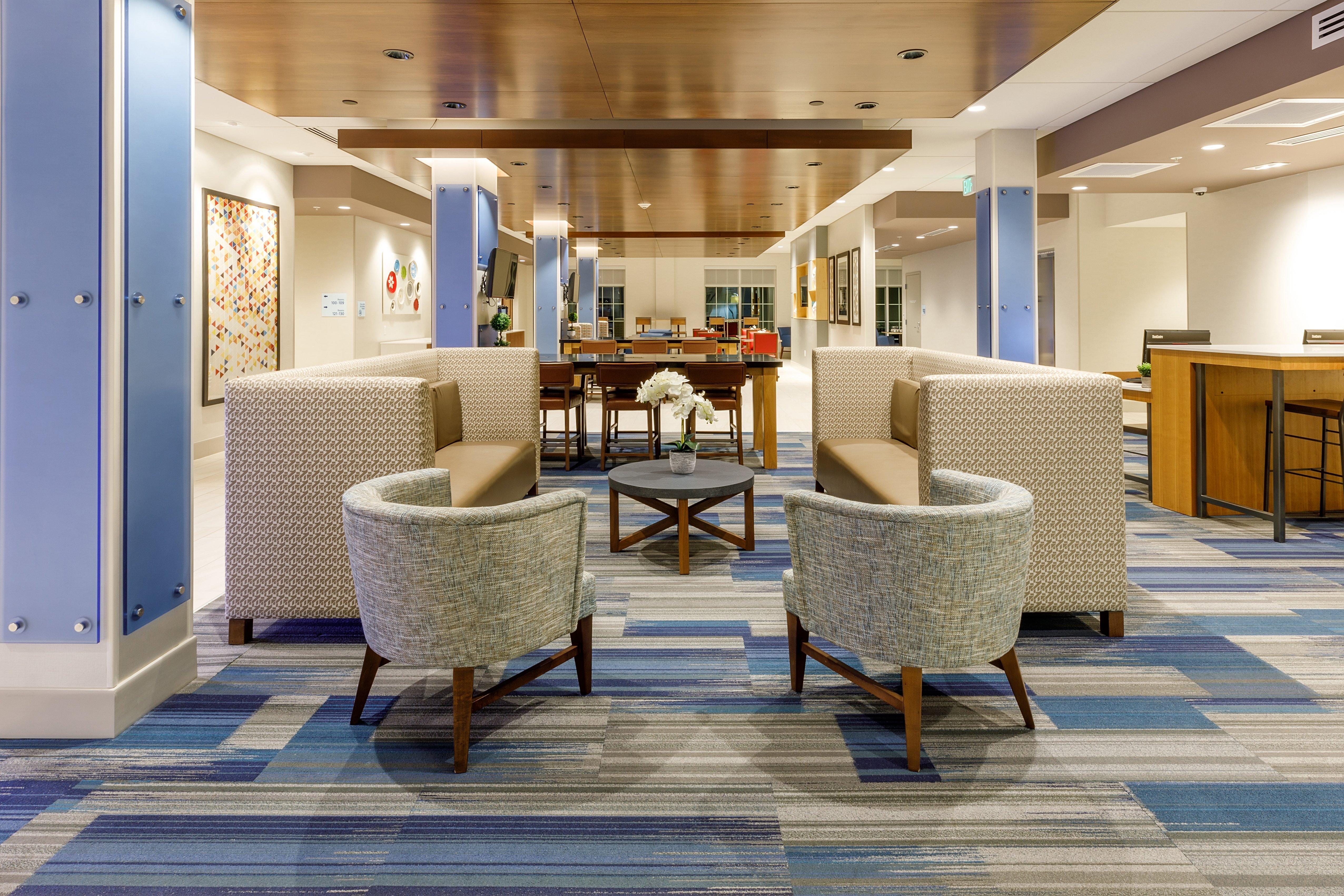 Holiday Inn Express & Suites - Sturbridge By Ihg Esterno foto