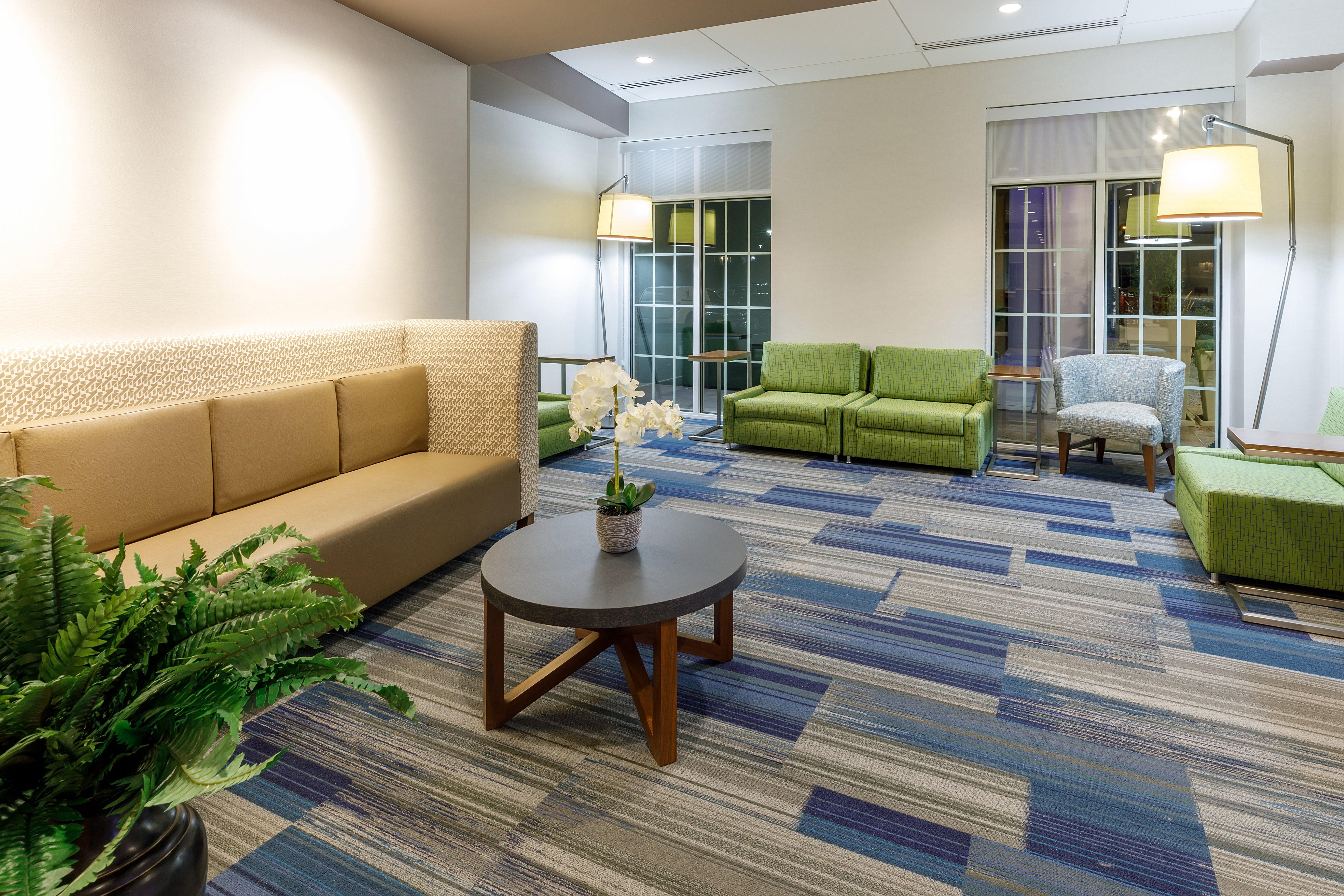 Holiday Inn Express & Suites - Sturbridge By Ihg Esterno foto
