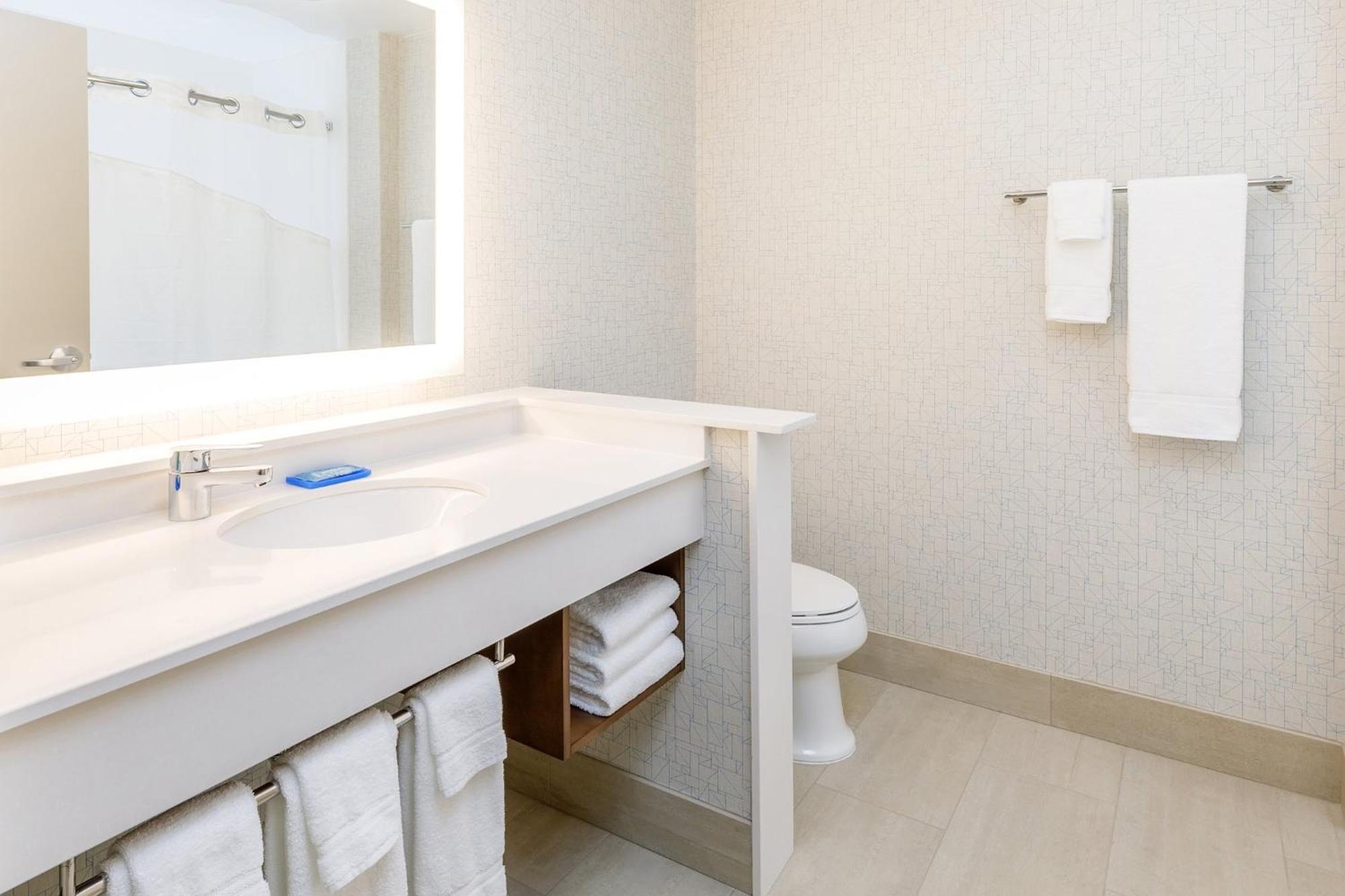 Holiday Inn Express & Suites - Sturbridge By Ihg Esterno foto