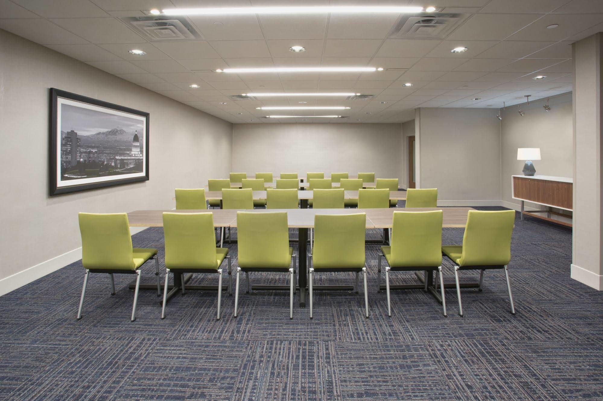 Holiday Inn Express & Suites - Sturbridge By Ihg Esterno foto